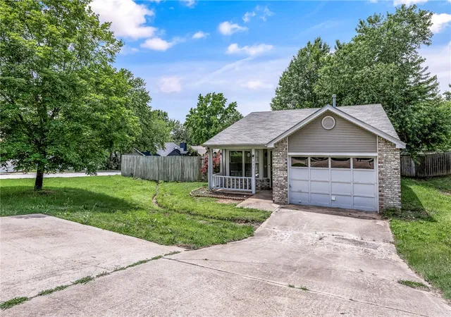 Photo 2 of Single family home for sale at 4031 Old Missouri Rd, Fayetteville, AR 72703 | MLS# 1348438 | Listing updated on 2026-09-04