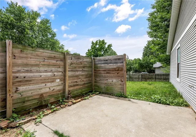 Photo 3 of Single family home for sale at 4031 Old Missouri Rd, Fayetteville, AR 72703 | MLS# 1348438 | Listing updated on 2026-09-04