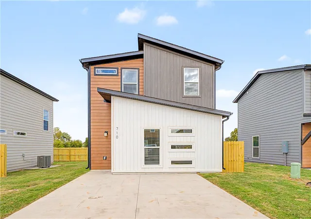 Photo 1 of Single family home for sale at 710 Discovery Ave, Centerton, AR 72713 | MLS# 1348466 | Listing updated on 2026-10-21
