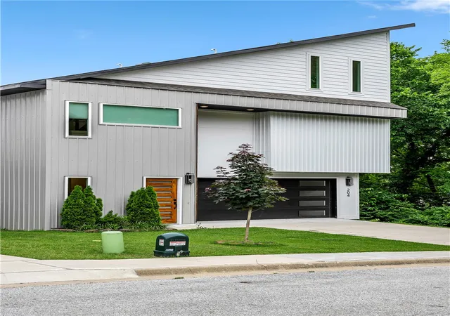Photo 1 of Single family home for sale at 204 S Forest Cyn Ave, Fayetteville, AR 72701 | MLS# 1348294 | Listing updated on 2026-10-19