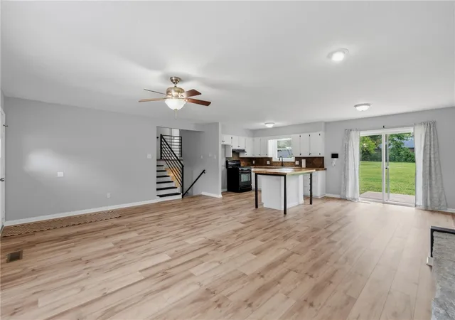 Photo 5 of Single family home for sale at 1902 W Granite St, Siloam Springs, AR 72761 | MLS# 1348211 | Listing updated on 2026-08-31