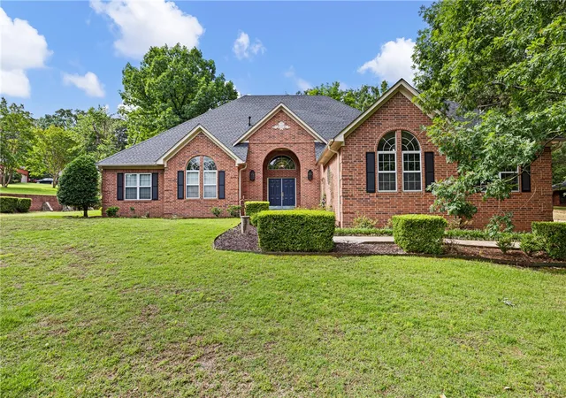 Photo 1 of Single family home for sale at 115 Hillcrest Dr, Russellville, AR 72802 | MLS# 1348477 | Listing updated on 2026-09-08