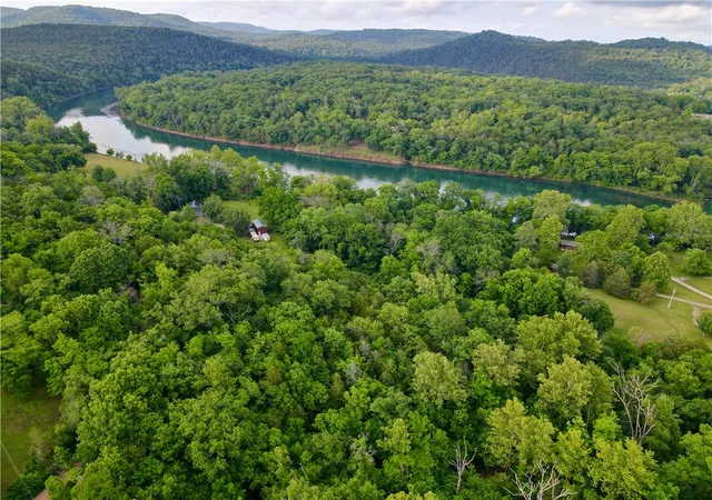 Photo 4 of Sale Pending at 590 County Rd 214, Eureka Springs, AR 72631 | MLS# 1348552 | Listing updated on 2026-08-30