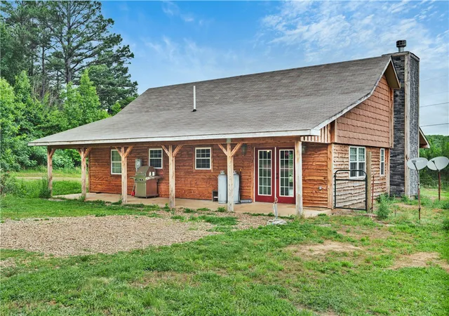 Photo 1 of Single family home for sale at 16009 Bradshaw, Mountainburg, AR 72946 | MLS# 1348755 | Listing updated on 2026-09-15