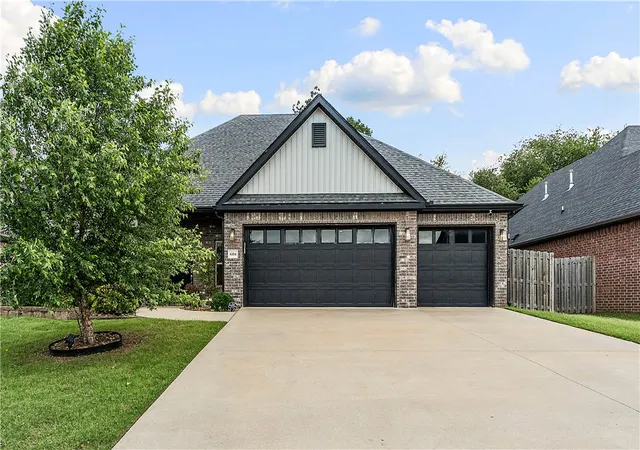 Photo 2 of Single family home for sale at 4304 Sw Plumley Ave, Bentonville, AR 72713 | MLS# 1348694 | Listing updated on 2026-10-15