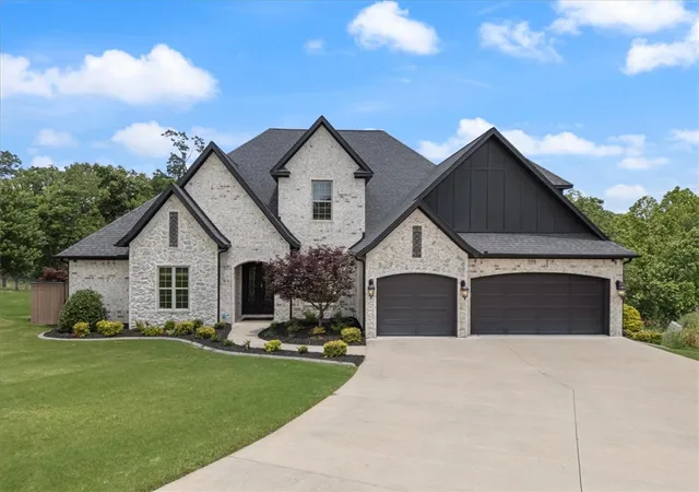 Photo 1 of Sale Pending at 702 Saddle Ridge Rd, Bentonville, AR 72712 | MLS# 1348883 | Listing updated on 2026-09-01