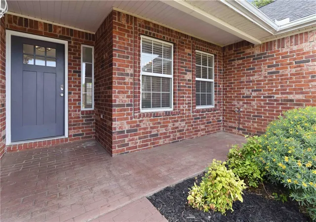 Photo 3 of Sale Pending at 3813 Sw Mason Rd, Bentonville, AR 72713 | MLS# 1348998 | Listing updated on 2026-10-21