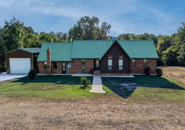 Photo 2 of Sale Pending at 15743 Easterling Rd, Pea Ridge, AR 72751 | MLS# 1348928 | Listing updated on 2026-09-15