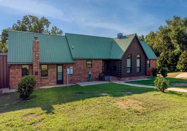 Photo 3 of Sale Pending at 15743 Easterling Rd, Pea Ridge, AR 72751 | MLS# 1348928 | Listing updated on 2026-09-15
