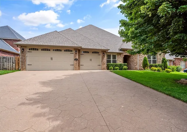 Photo 1 of Single family home for sale at 1671 Foxboro Ct, Bentonville, AR 72713 | MLS# 1349316 | Listing updated on 2026-08-30