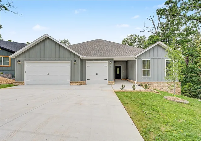 Photo 1 of Sale Pending at 5 Bytham Cir, Bella Vista, AR 72714 | MLS# 1349340 | Listing updated on 2026-09-10