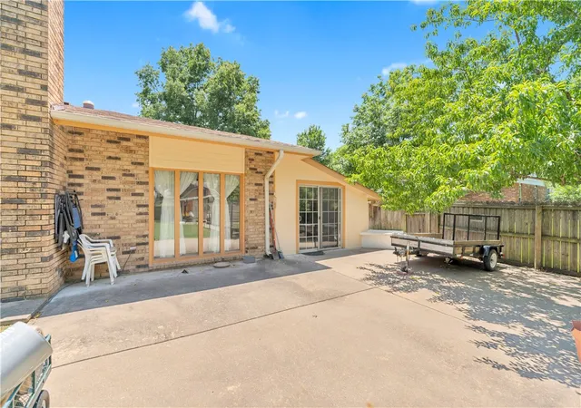 Photo 3 of Single family home for sale at 2015 Jefferson, Siloam Springs, AR 72761 | MLS# 1349363 | Listing updated on 2026-09-03