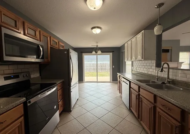 Photo 5 of Sale Pending at 1705 N Valor, Siloam Springs, AR 72761 | MLS# 1349378 | Listing updated on 2026-08-31