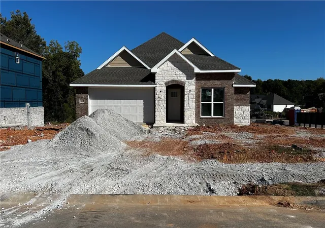 Photo 1 of Single family home for sale at 2607 Roe Deer St, Springdale, AR 72762 | MLS# 1349383 | Listing updated on 2026-10-12