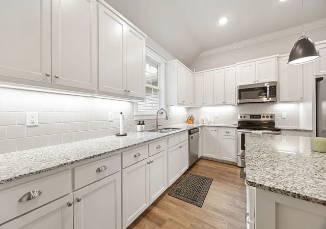 Photo 3 of Sale Pending at 11 Melbourn Dr, Bella Vista, AR 72714 | MLS# 1349604 | Listing updated on 2026-08-31