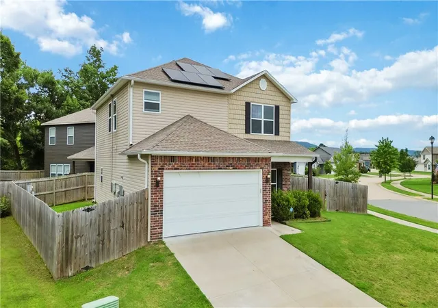 Photo 1 of Single family home for sale at 4600 W Hoover Loop, Fayetteville, AR 72704 | MLS# 1350916 | Listing updated on 2026-10-04