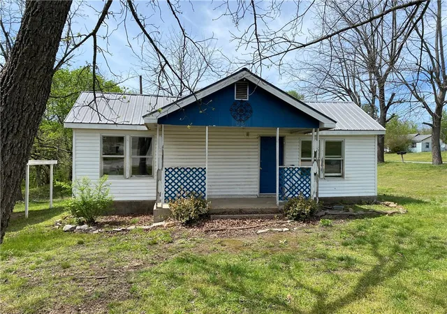 Photo 1 of Sale Pending at 275 Center Ave N, Harrison, AR 72601 | MLS# 1350944 | Listing updated on 2026-09-14