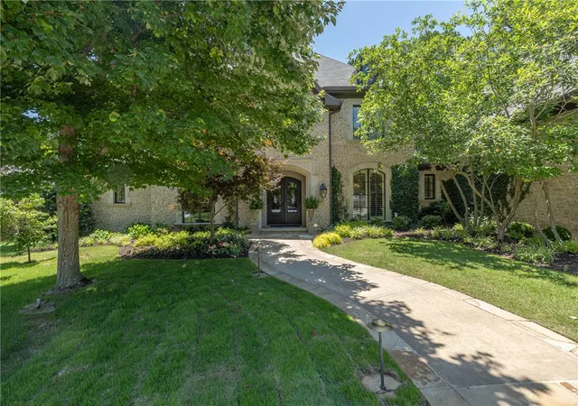 Photo 2 of Single family home for sale at 4872 Prestwick S Cir, Fayetteville, AR 72704 | MLS# 1349598 | Listing updated on 2026-09-24