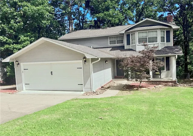 Photo 3 of Single family home for sale at 4 Water Oak Ln, Russellville, AR 72802 | MLS# 1351398 | Listing updated on 2026-09-14