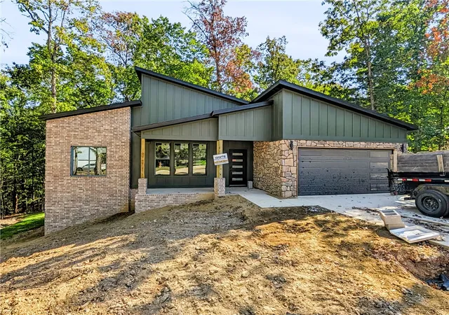Photo 1 of Single family home for sale at 4 Ely Ln, Bella Vista, AR 72714 | MLS# 1351458 | Listing updated on 2026-10-16