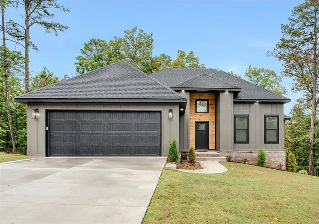 Photo 1 of Single family home for sale at 11 Ellesmere Ln, Bella Vista, AR 72714 | MLS# 1351349 | Listing updated on 2026-10-20