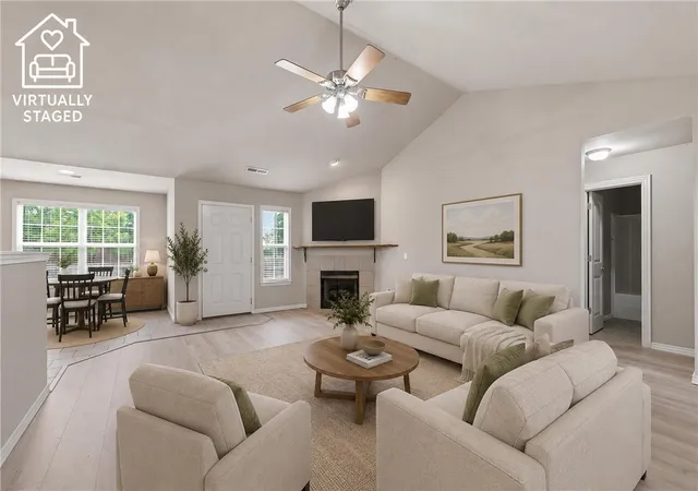 Photo 2 of Sale Pending at 3300 Sw Elm Manor Ave, Bentonville, AR 72712 | MLS# 1351221 | Listing updated on 2026-08-30