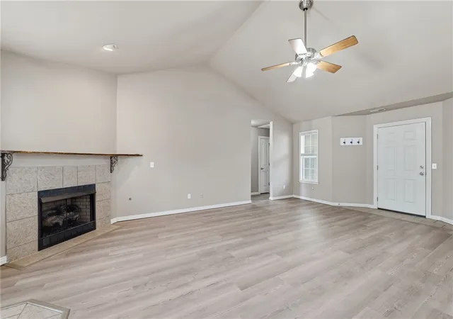 Photo 3 of Sale Pending at 3300 SW Elm Manor Ave, Bentonville, AR 72712 | MLS# 1351221 | Listing updated on 2026-08-30
