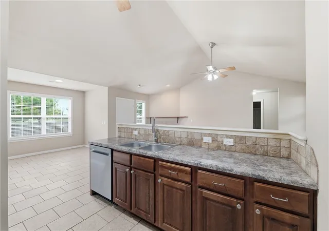 Photo 4 of Sale Pending at 3300 SW Elm Manor Ave, Bentonville, AR 72712 | MLS# 1351221 | Listing updated on 2026-08-30