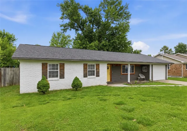 Photo 3 of Sale Pending at 703 Nw J St, Bentonville, AR 72712 | MLS# 1351531 | Listing updated on 2026-08-30