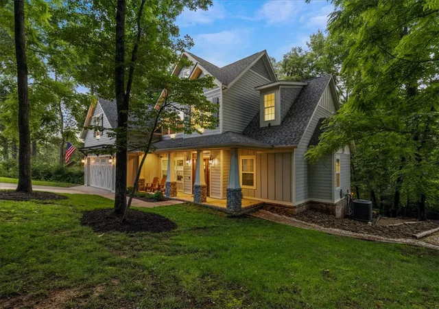 Photo 1 of Single family home for sale at 2 Hill Ln, Bella Vista, AR 72714 | MLS# 1351609 | Listing updated on 2026-09-03