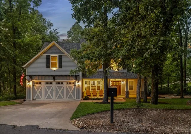 Photo 2 of Single family home for sale at 2 Hill Ln, Bella Vista, AR 72714 | MLS# 1351609 | Listing updated on 2026-09-03