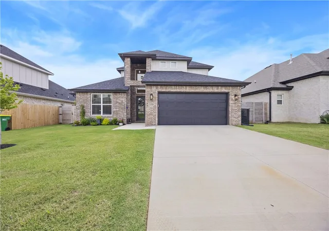 Photo 2 of Single family home for sale at 1100 Whistler St, Bentonville, AR 72713 | MLS# 1351024 | Listing updated on 2026-08-30