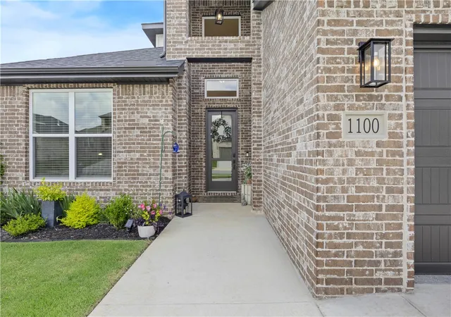 Photo 4 of Single family home for sale at 1100 Whistler St, Bentonville, AR 72713 | MLS# 1351024 | Listing updated on 2026-08-30