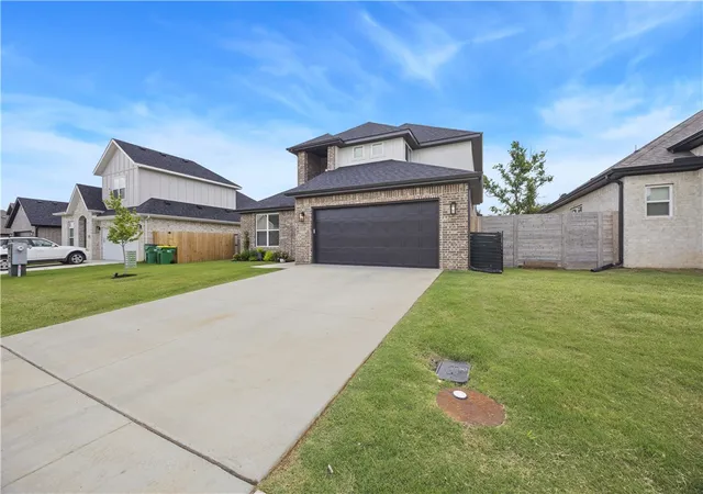 Photo 5 of Single family home for sale at 1100 Whistler St, Bentonville, AR 72713 | MLS# 1351024 | Listing updated on 2026-08-30