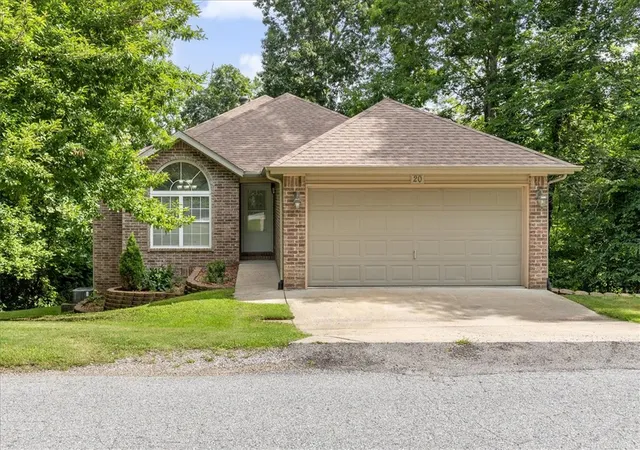 Photo 1 of Single family home for sale at 20 Westmorland Dr, Bella Vista, AR 72714 | MLS# 1351693 | Listing updated on 2026-09-14