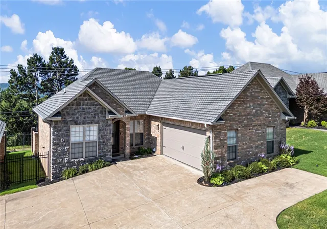 Photo 1 of Single family home for sale at 31 Village Ct, Russellville, AR 72802 | MLS# 1351395 | Listing updated on 2026-09-06