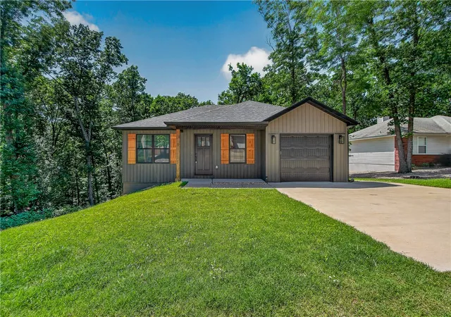 Photo 3 of Single family home for sale at 9 Pawle Dr, Bella Vista, AR 72714 | MLS# 1351596 | Listing updated on 2026-08-28