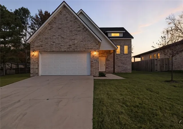 Photo 2 of Single family home for sale at 936 S Liberty Dr, Fayetteville, AR 72701 | MLS# 1351670 | Listing updated on 2026-09-10