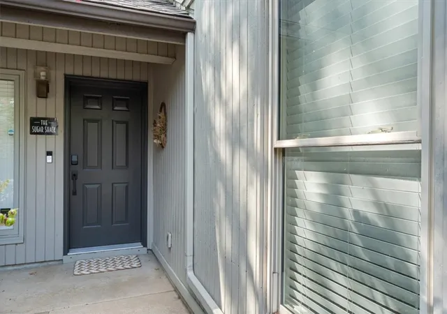 Photo 3 of Townhouse for sale at 29 Shakespeare Dr, Bella Vista, AR 72714 | MLS# 1351760 | Listing updated on 2026-09-07
