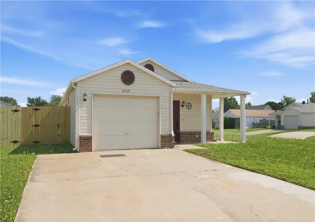 Photo 3 of Single family home for sale at 2515 Se 4th Street, Bentonville, AR 72712 | MLS# 1351678 | Listing updated on 2026-10-06