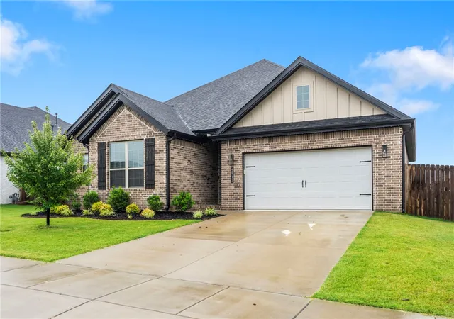 Photo 3 of Single family home for sale at 5912 Sw Gentle Winds Ave, Bentonville, AR 72713 | MLS# 1351787 | Listing updated on 2026-10-21