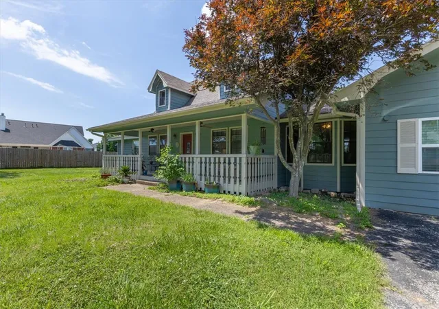 Photo 4 of Single family home for sale at 1301 Laurel Ave, Rogers, AR 72758 | MLS# 1351904 | Listing updated on 2026-08-30