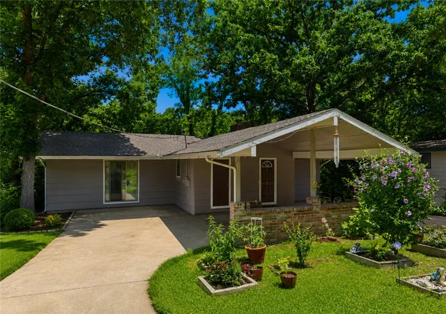 Photo 1 of Single family home for sale at 4 Cummings Ln, Bella Vista, AR 72715 | MLS# 1351911 | Listing updated on 2026-08-31