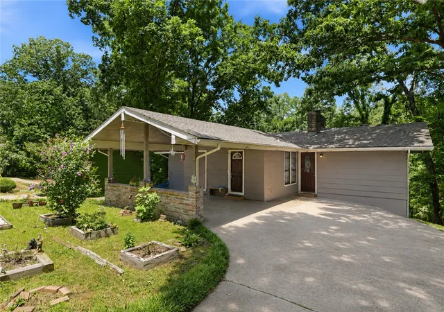 Photo 3 of Single family home for sale at 4 Cummings Ln, Bella Vista, AR 72715 | MLS# 1351911 | Listing updated on 2026-08-31