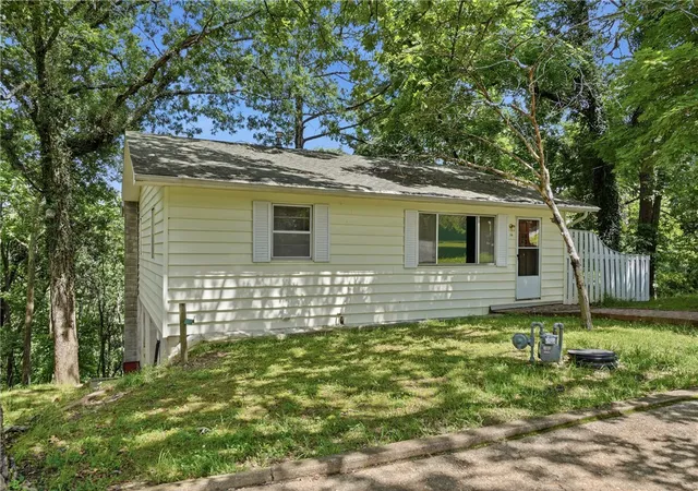 Photo 2 of Single family home for sale at 16 College St, Eureka Springs, AR 72632 | MLS# 1351930 | Listing updated on 2026-08-28