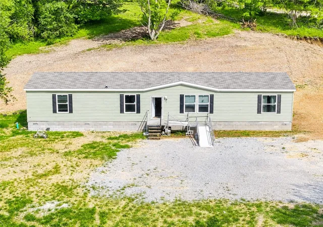 Photo 2 of Manufactured home for sale at 723 Industrial Park Dr, Anderson, MO 64831 | MLS# 1352039 | Listing updated on 2026-08-31
