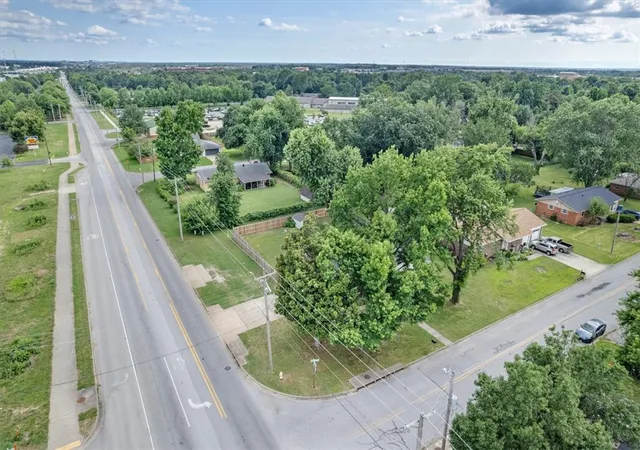 Photo 4 of Single family home for sale at 2406 SE 15th Street, Bentonville, AR 72712 | MLS# 1351406 | Listing updated on 2026-09-13