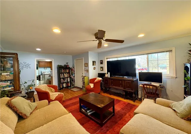 Photo 2 of Single family home for sale at 1915 W Wedington Dr, Fayetteville, AR 72701 | MLS# 1352090 | Listing updated on 2026-10-13