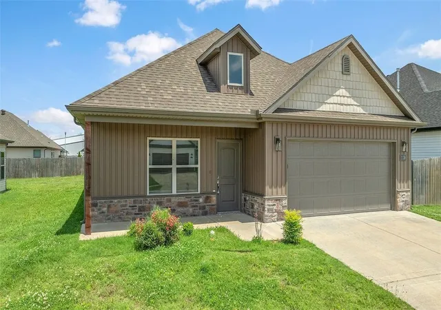 Photo 2 of Single family home for sale at 1130 Sunshine Ct, Centerton, AR 72719 | MLS# 1352025 | Listing updated on 2026-09-11