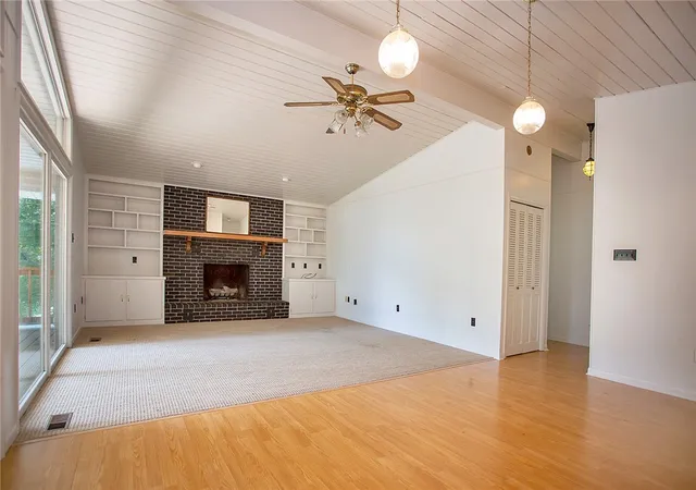 Photo 3 of Sale Pending at 32 Russell Ln, Russellville, AR 72802 | MLS# 1352066 | Listing updated on 2026-09-14